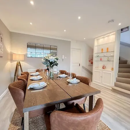 Holiday home Large 6 Bedroom Retreat In Holland Park London