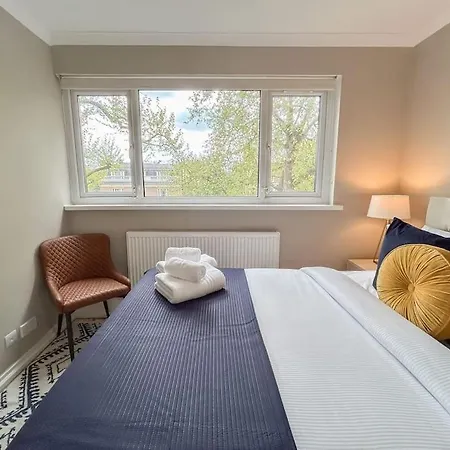 Holiday home Large 6 Bedroom Retreat In Holland Park London