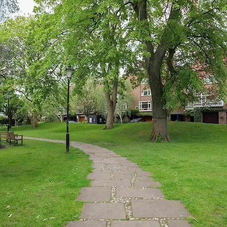 Holiday home Large 6 Bedroom Retreat In Holland Park London