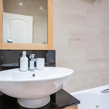 Welcome Theatreland Apartman