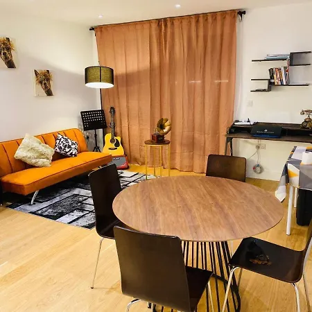 1bed Balcony Grocery Downstairs London