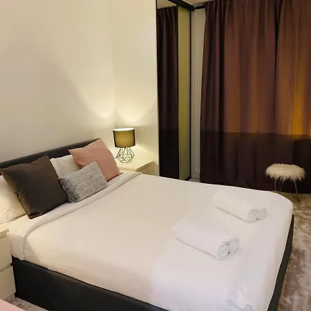 1bed Balcony Grocery Downstairs Apartment *