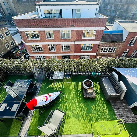 Ft10 Brick Lane *