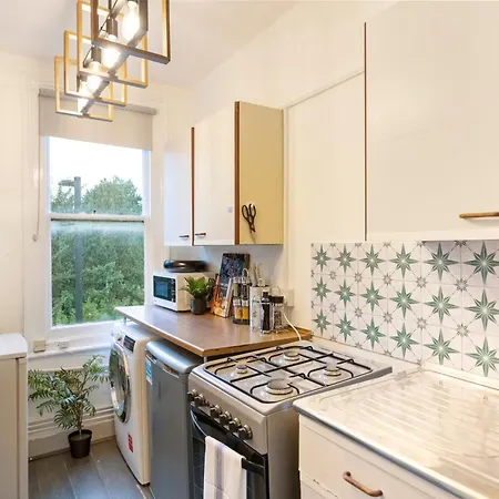 Bright & Airy Rooftop In Appartamento *