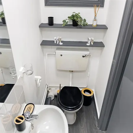Appartamento Bright & Airy Rooftop In *