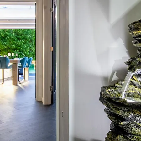 Host & - 19 Hillside Apartment