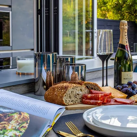 Host & - 19 Hillside Apartment Northwood (Greater London)