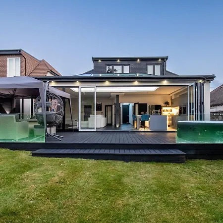 Host & - 19 Hillside Northwood (Greater London)
