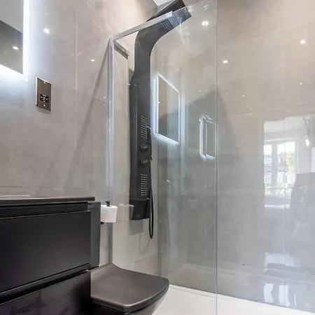 Host & - 19 Hillside Apartment