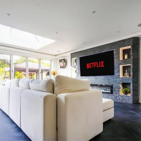 Host & - 19 Hillside Apartment *