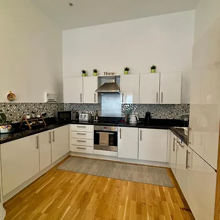 Apartament Two Double Bedroom Duplex Flat *