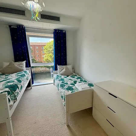 Two Double Bedroom Duplex Flat * Londyn