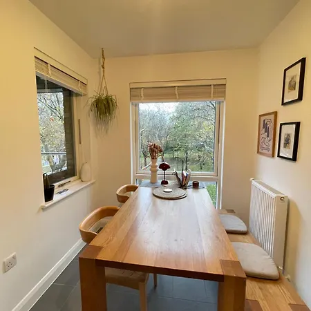 & Modern 1bd Flat With Balcony Hackney! Londra