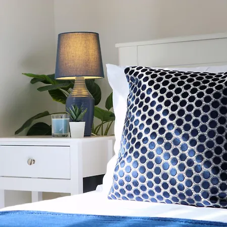 Apartment Zee Homes W6 London