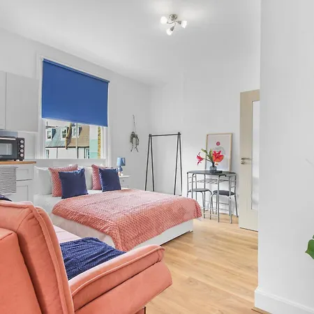 Apartment Zee Homes W6