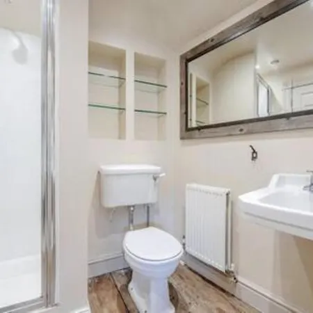 Fabulous Oasis For Unique Experience In Clapham Holiday home London