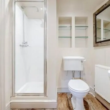 Fabulous Oasis For Unique Experience In Clapham *