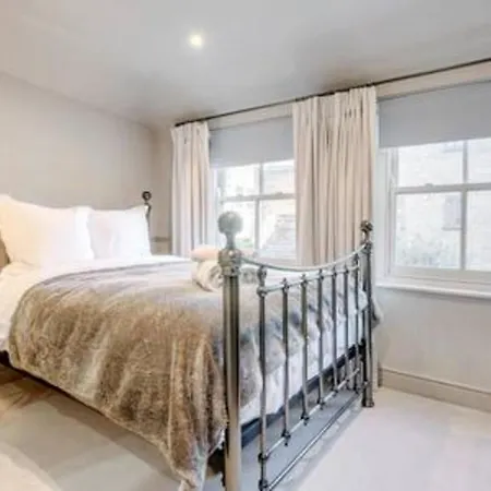 Fabulous Oasis For Unique Experience In Clapham