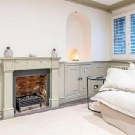 Fabulous Oasis For Unique Experience In Clapham Holiday home *