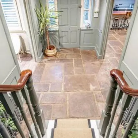 Fabulous Oasis For Unique Experience In Clapham Holiday home *