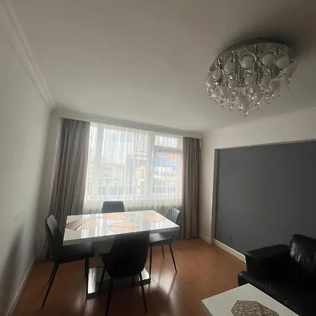 Appartamento 2 Bedroom Flat In Zone 1 East With Parking
