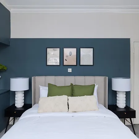 The Fulham Hideout - Modish 2bdr Flat With Patio *