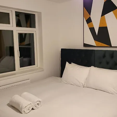 Apartment New Modern 2 With Garden And Parking