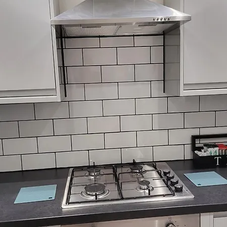 New Modern 2 With Garden And Parking Apartment *