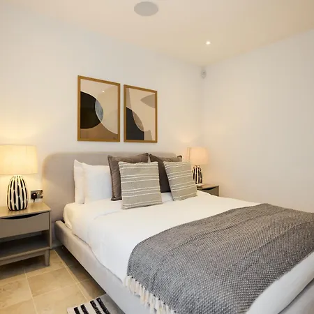 The Camden Park Place - Lovely 4bdr Flat With Garden アパート