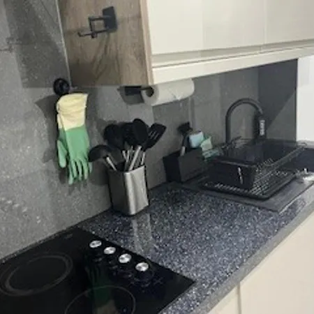 Urban Sleeps 6 Private Garden-family Pet Friendly Apartment Croydon