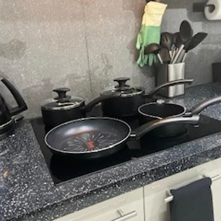 Urban Sleeps 6 Private Garden-family Pet Friendly * Croydon
