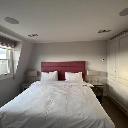 Lovely 6 Bedroom House Villa