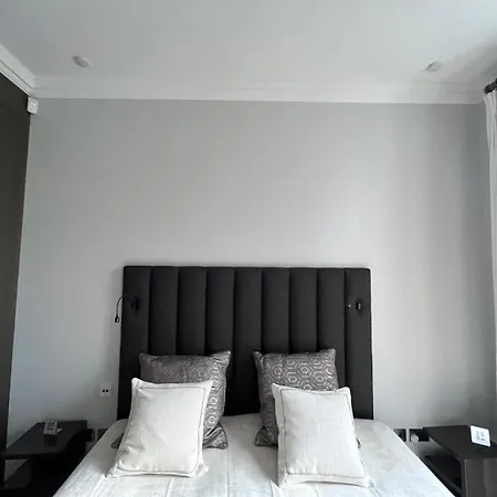 Villa Lovely 6 Bedroom House London