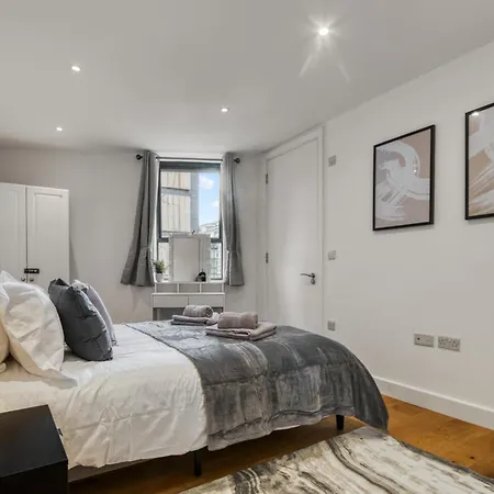 Appartamento A Vibrant 2 Bed & 2 Bath In Old Street Zone 1