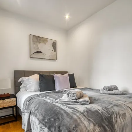 A Vibrant 2 Bed & 2 Bath In Old Street Zone 1 Appartamento *