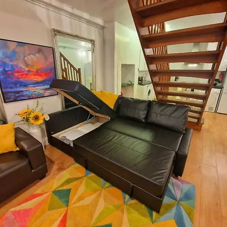Duplex With 3 Bedrooms And Large Sofa-bed Back Patio, Near Angel And King's Cross Station *