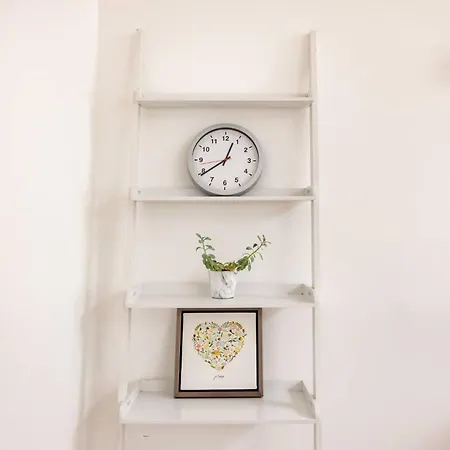 Wild Roses Serviced - Borough Apartment *