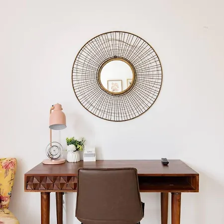 Wild Roses Serviced - Borough *