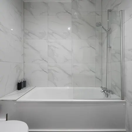 The Chalton Funk-in Kings Cross Apartment London