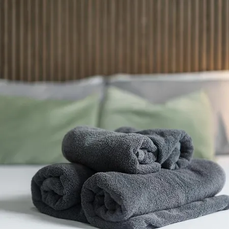 The Chalton Funk-in Kings Cross Apartment London