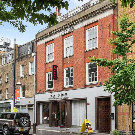 The Chalton Funk-in Kings Cross Apartment