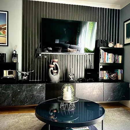 Stunning Luxury Croydon Gatwick Airport Close