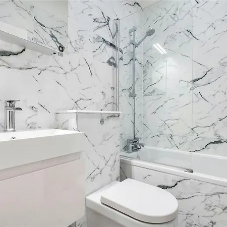 Luxury House Apartment *