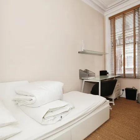 Apartment Cozy 2br Flat Sleeps 3 London