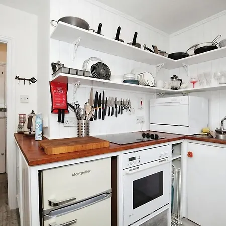 Cozy 2br Flat Sleeps 3 Apartment