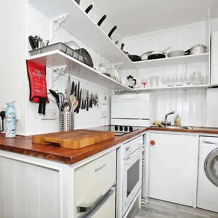 Apartment Cozy 2br Flat Sleeps 3