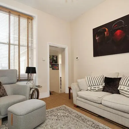 Apartment Cozy 2br Flat Sleeps 3 *