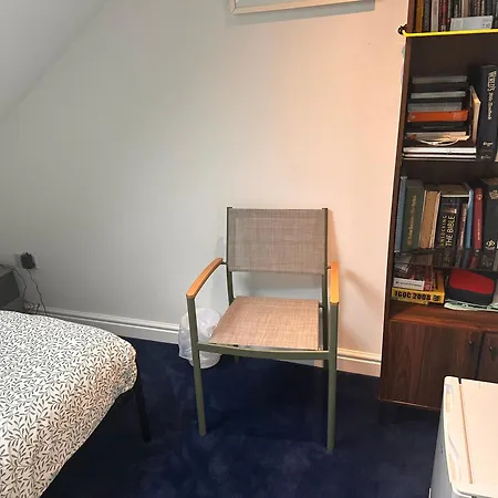 Homestay Quite In Hornchurch Near Station On Elizabeth Line To And From Heathrow Airport Romford
