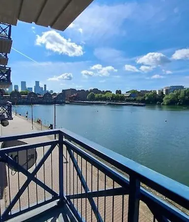 Wapping 700sqft 2 Bedroom - South Facing Dockside Views - Secure Parking * Londres