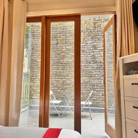 The Beverley - Victoria * London